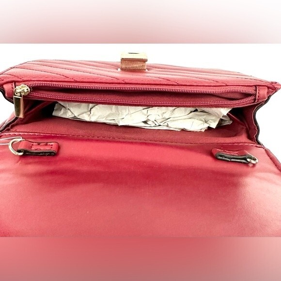 Aldo Mandalit Red Crossbody Bag with Gold Chain Strap - Picture 9 of 13